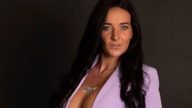 Dit bedrag verdient Nicol Kremers per maand met haar pikante plaatjes ... Dit bedrag verdient Nicol Kremers per maand met haar pikante plaatjes ...